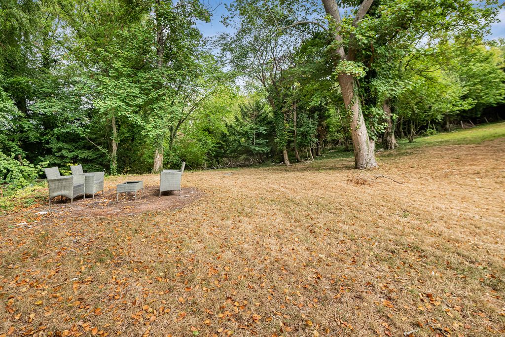 Property photo 3 of 48