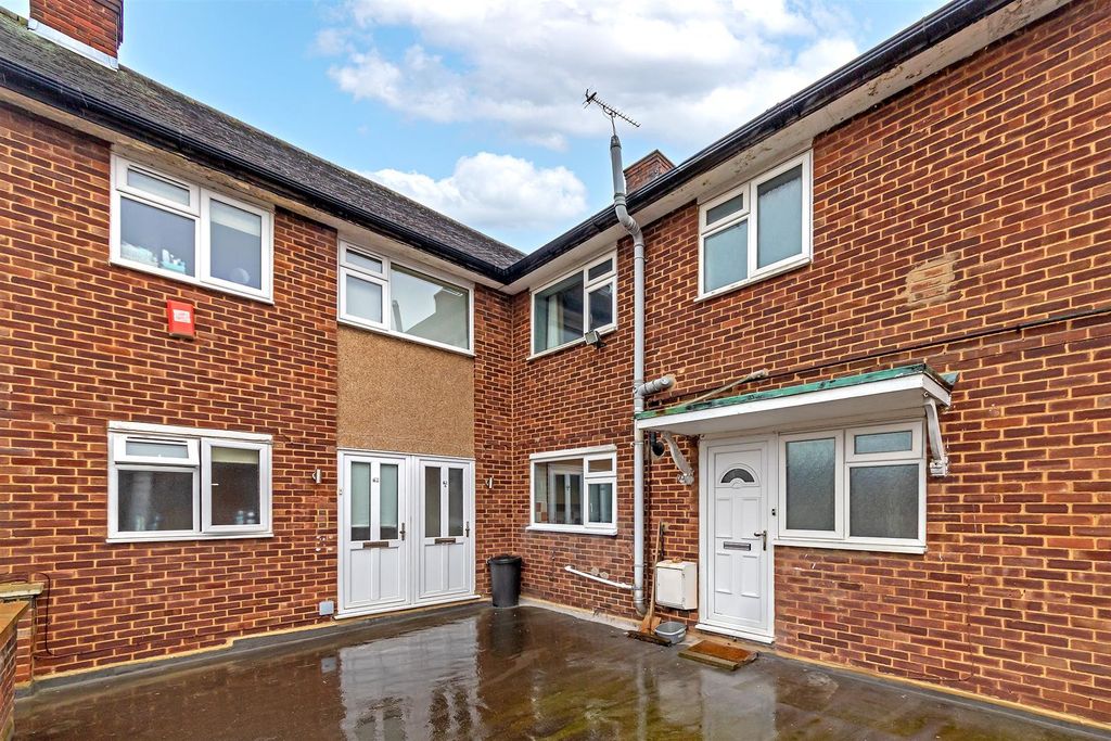 Property photo 1 of 17 60Thequadrant-4.Jpg