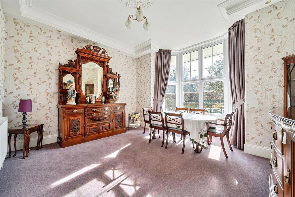 Property photo 2 of 21 Picture No. 27