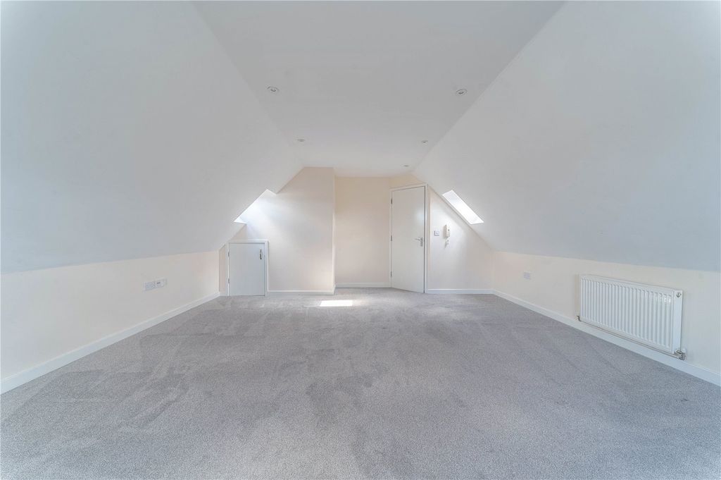 Property photo 2 of 6 Lounge Area