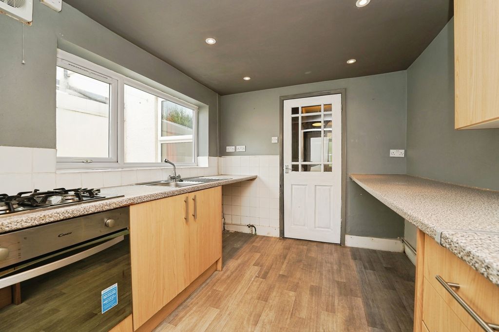 Property photo 3 of 10 Pbox-Img.Jpg
