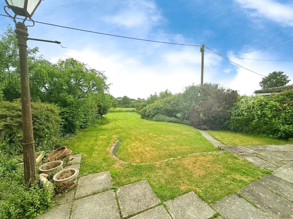 Property photo 2 of 20