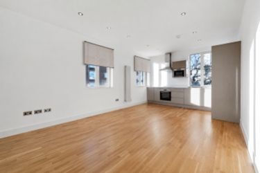 Property photo 1 of 6 A0187438-2963-4989-8Fc6-7011Caf35c0F
