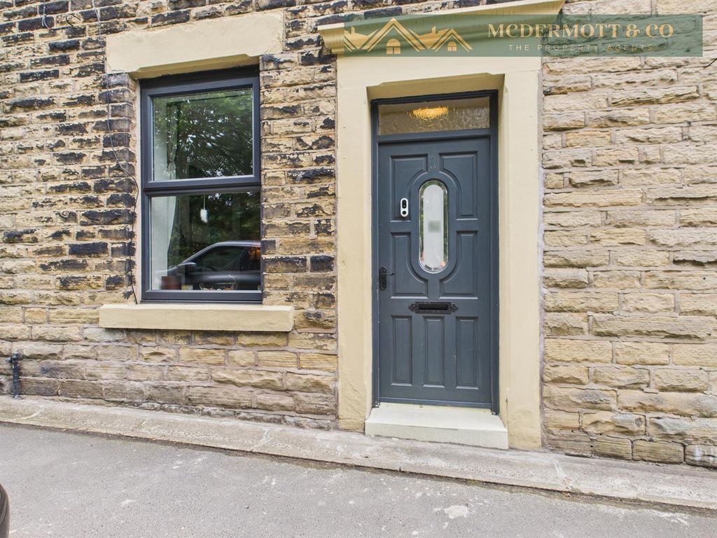 Property photo 1 of 18 Externally