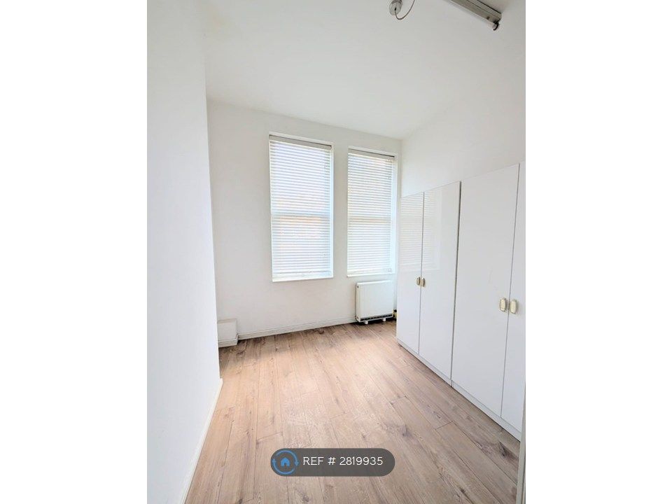 Property photo 2 of 13 Bedroom 1