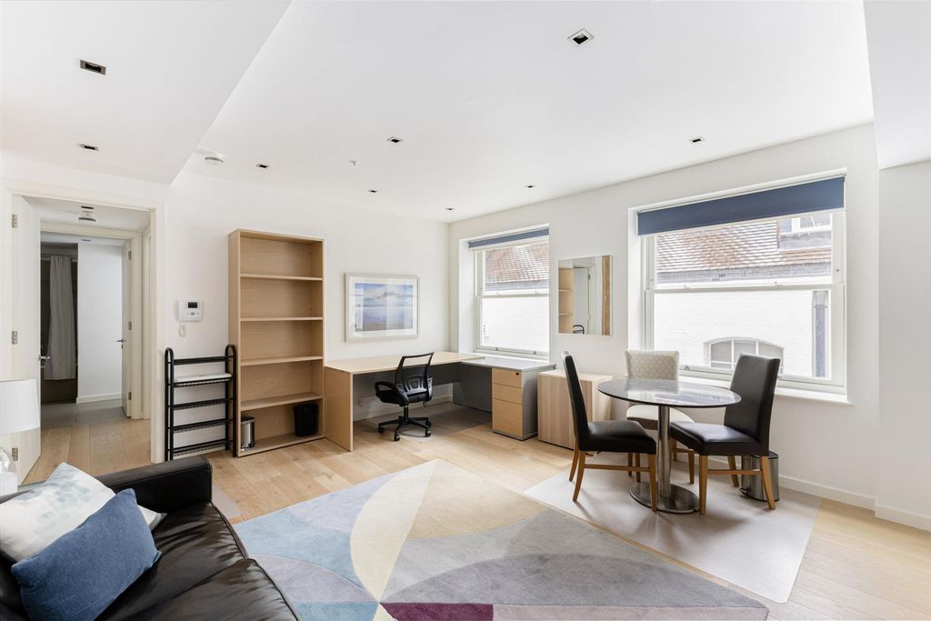 Property photo 1 of 13 110003_Apartment-14-29-Essex-Street (4)_Low.Jpg