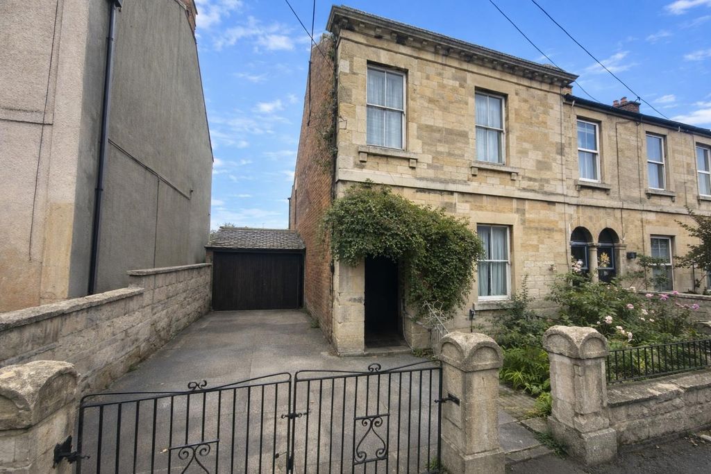 Property photo 1 of 1