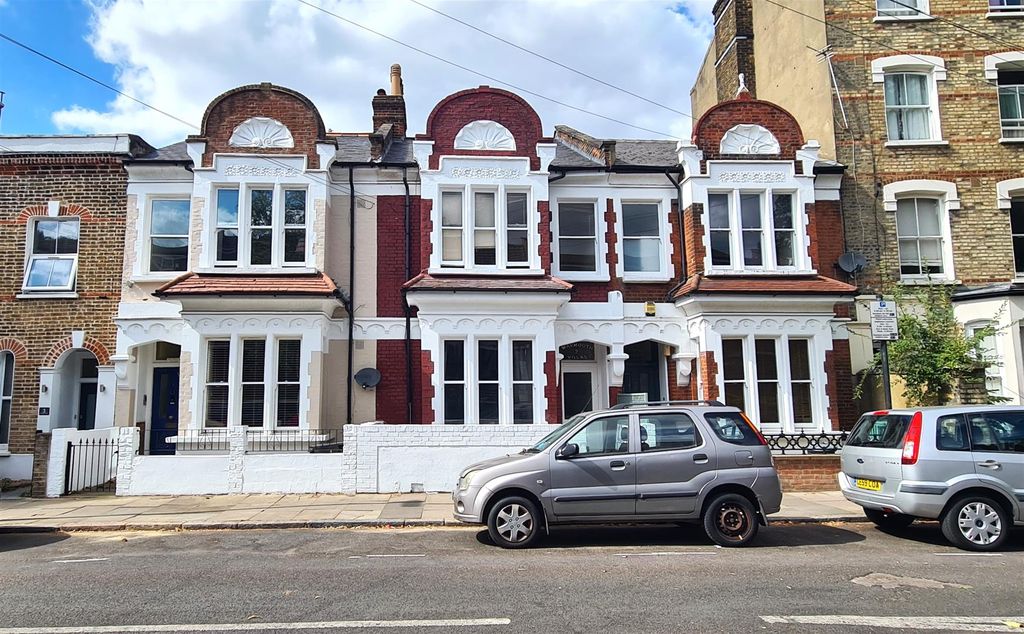 Property photo 1 of 20 Moray Rd N4