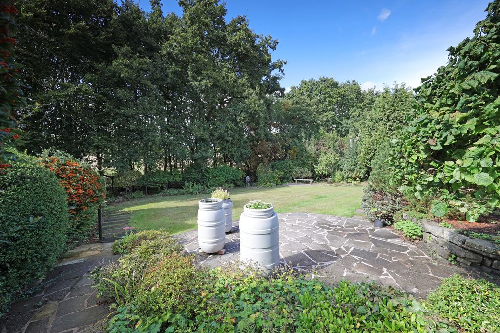 Property photo 3 of 46