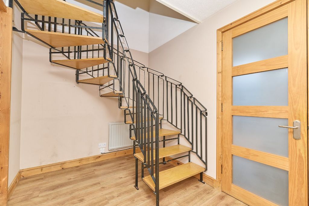 Property photo 3 of 19 Photo 3