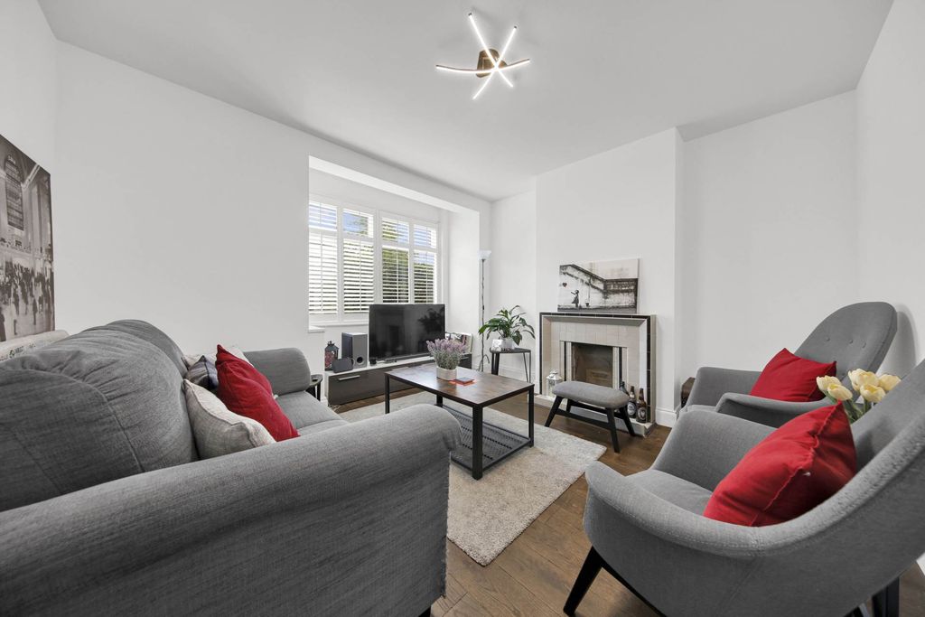 Property photo 2 of 17