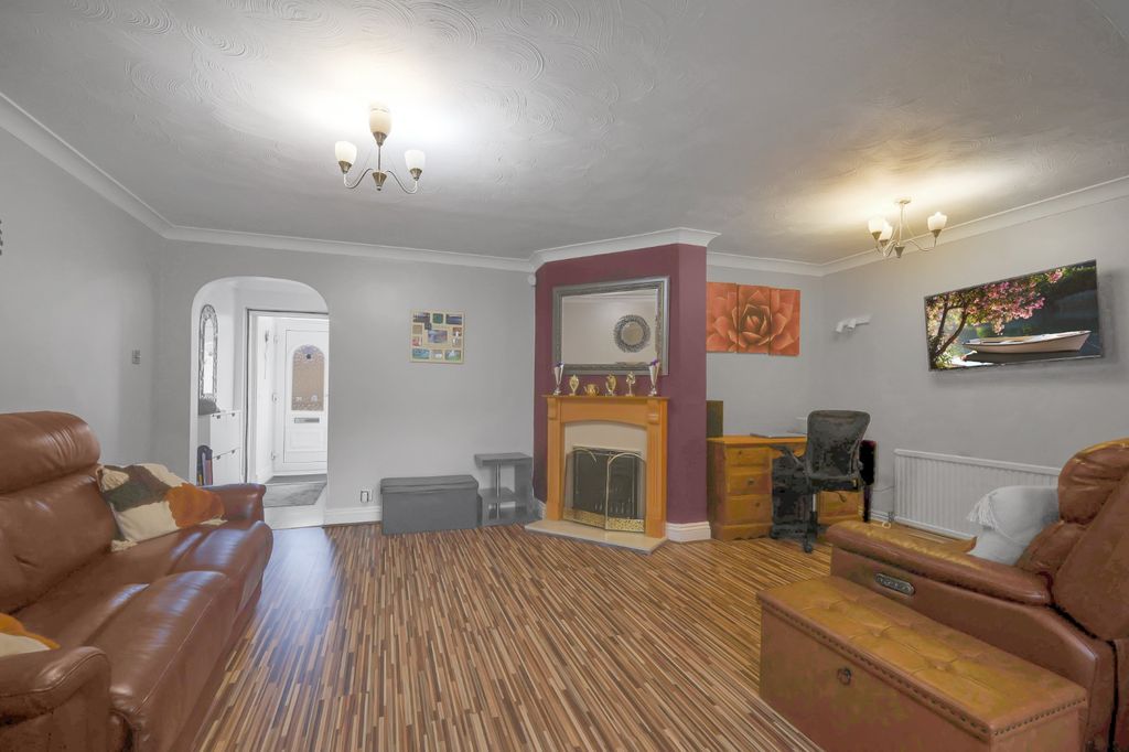 Property photo 3 of 23 4896527