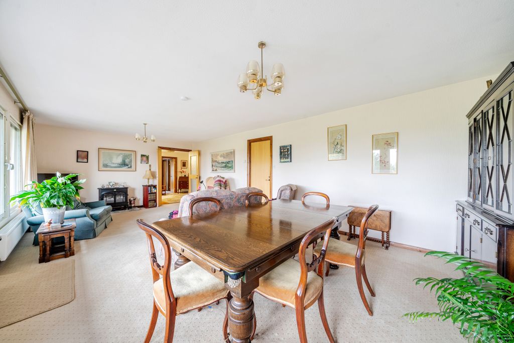 Property photo 3 of 23