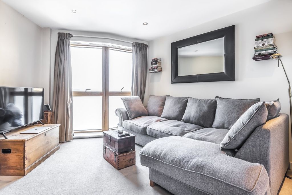 Property photo 2 of 7 500820 (1)