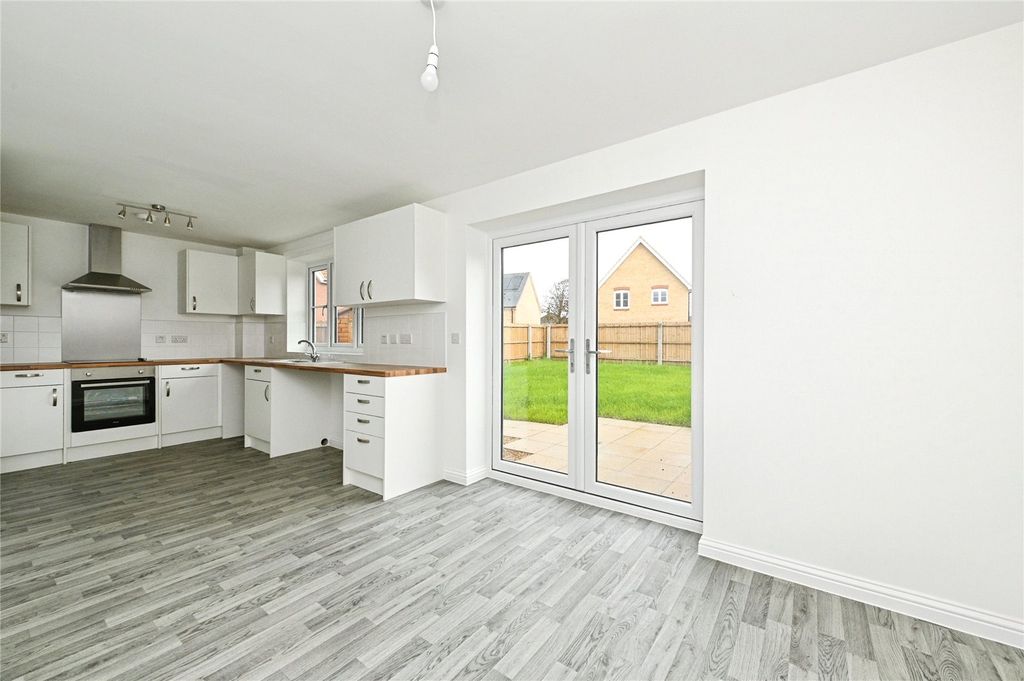 Property photo 3 of 17 Picture No. 25