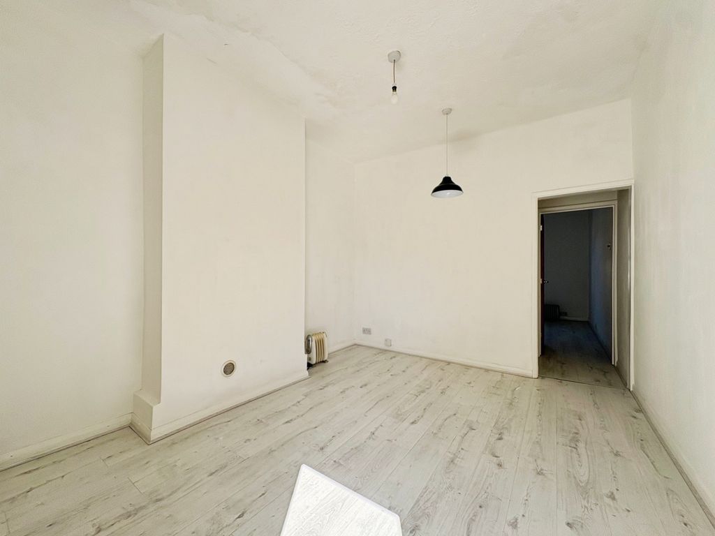 Property photo 2 of 7 Pbox-Img.Jpg