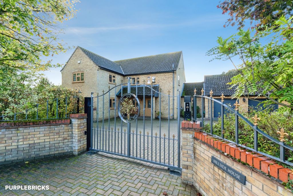 Property photo 1 of 26