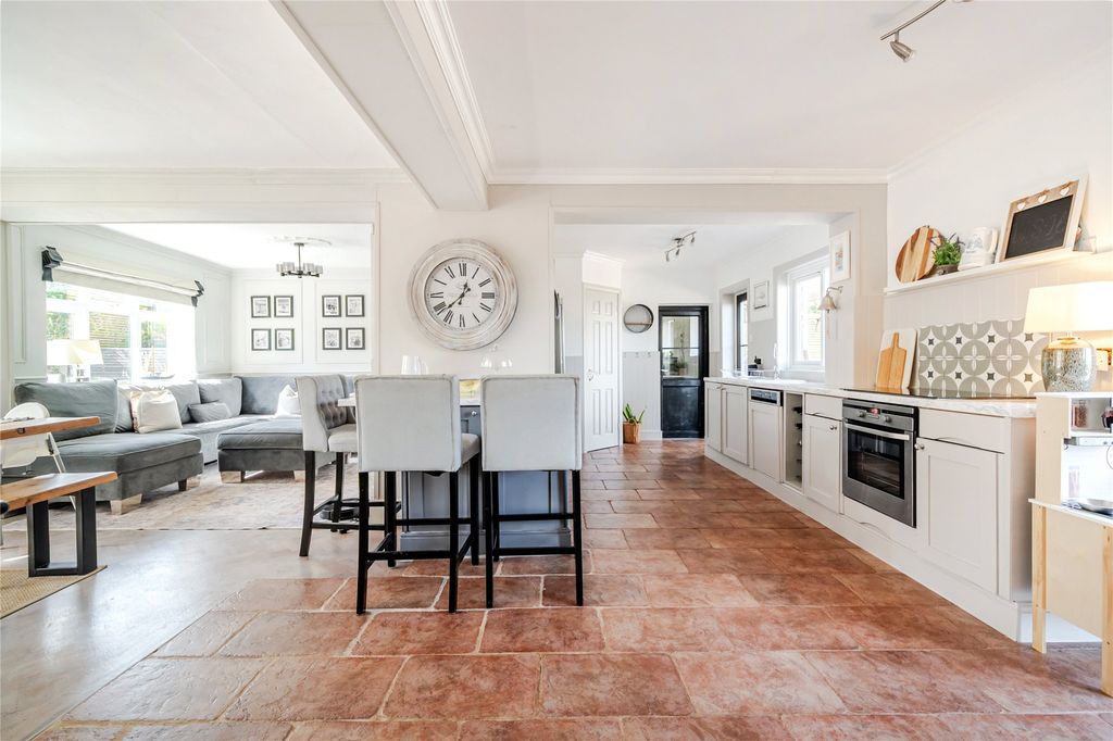 Property photo 2 of 21 Kitchen/Diner/Snug