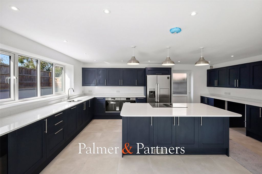 Property photo 2 of 29 Picture No. 20