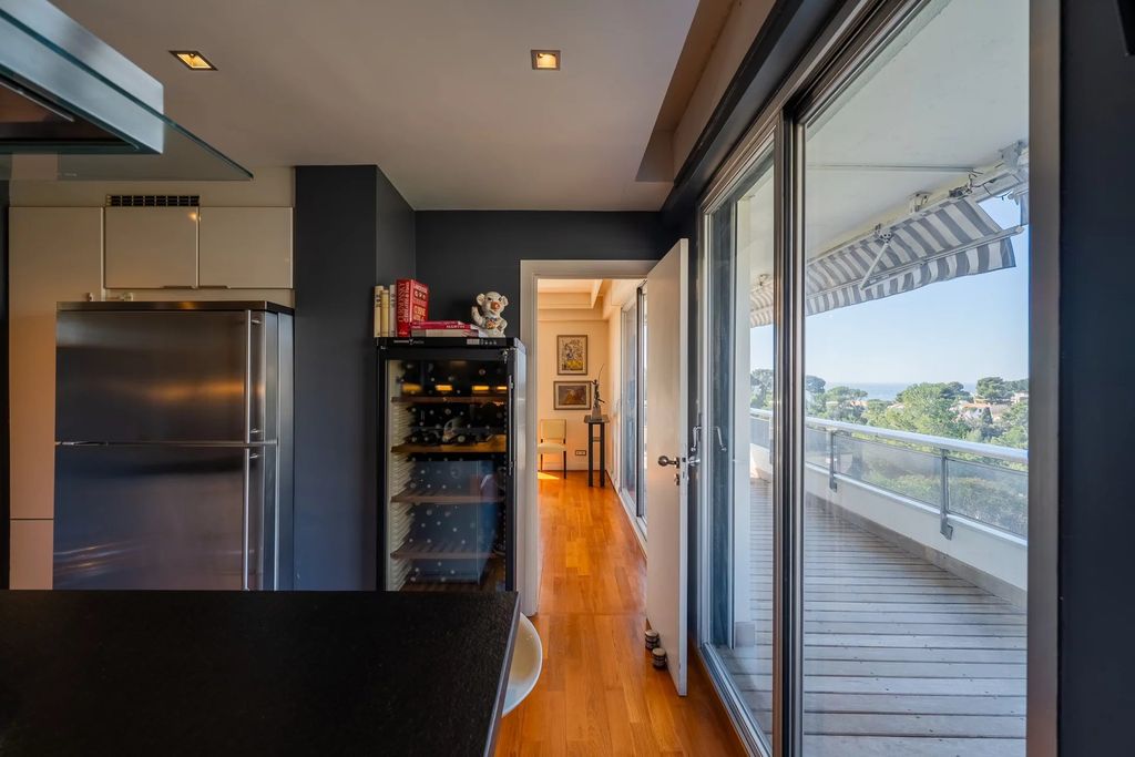 Property photo 2 of 26