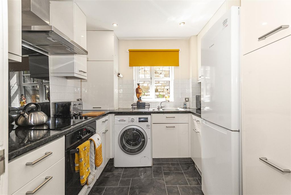 Property photo 3 of 16 Kitchen