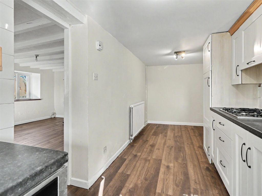 Property photo 2 of 14 Picture No. 12