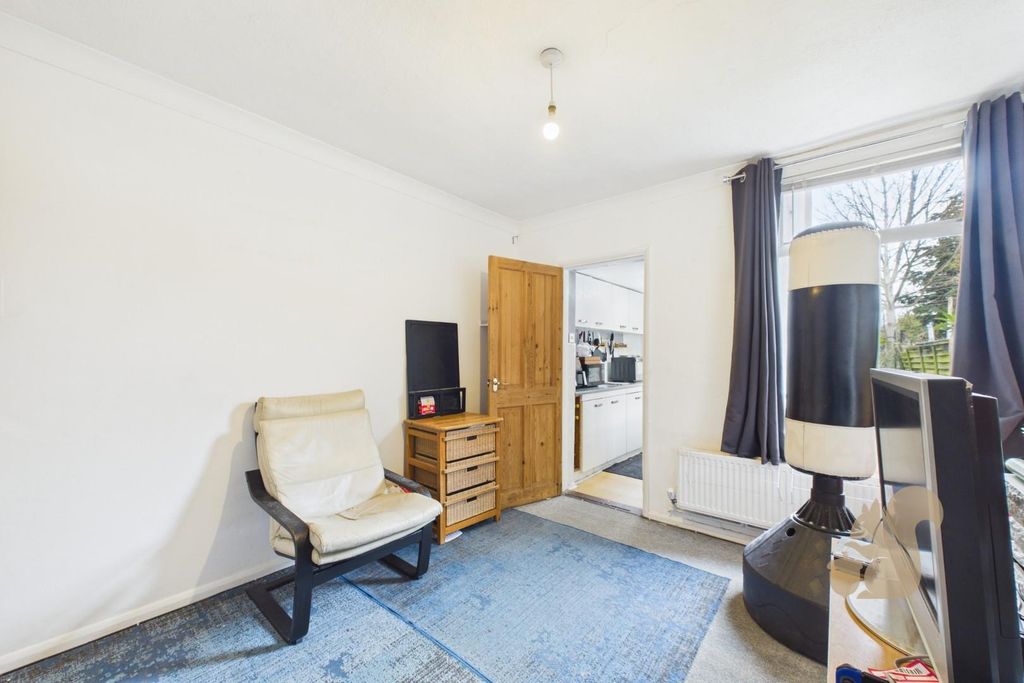 Property photo 3 of 17 Cam05565G0-Pr0052-Still004.Jpg