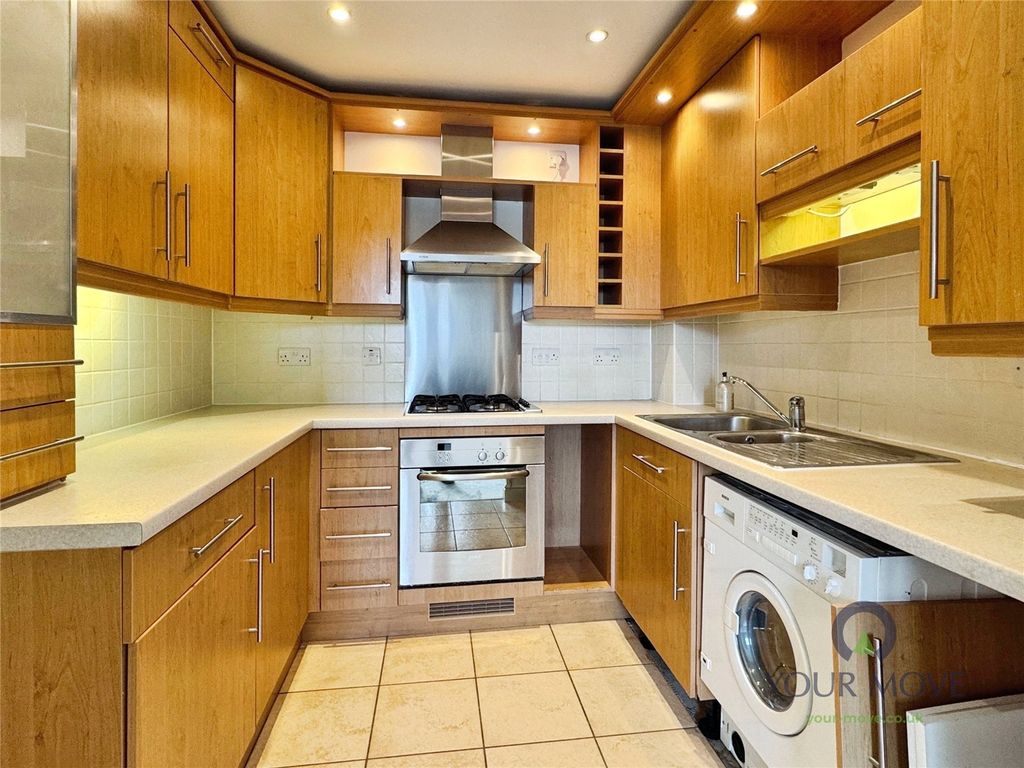 Property photo 2 of 12 Kitchen