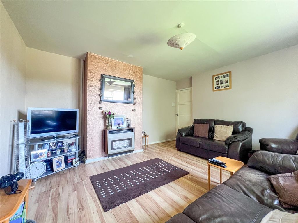 Property photo 3 of 16 Sitting Room