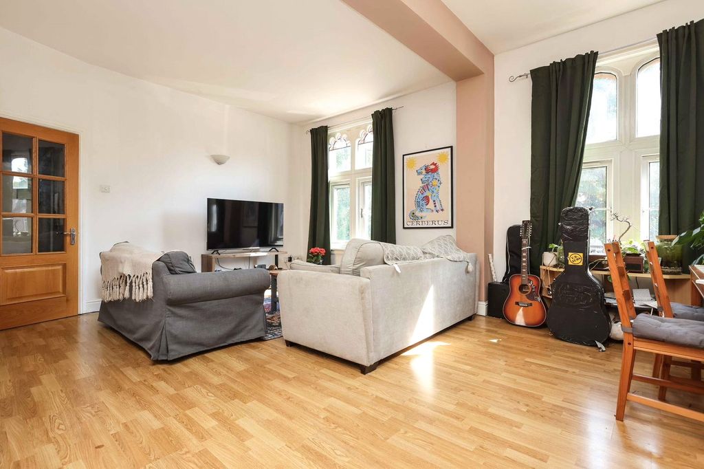 Property photo 3 of 13 Picture No. 11