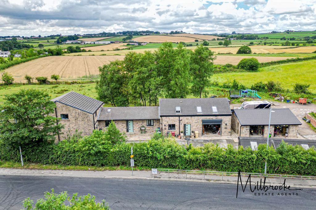 Property photo 1 of 52