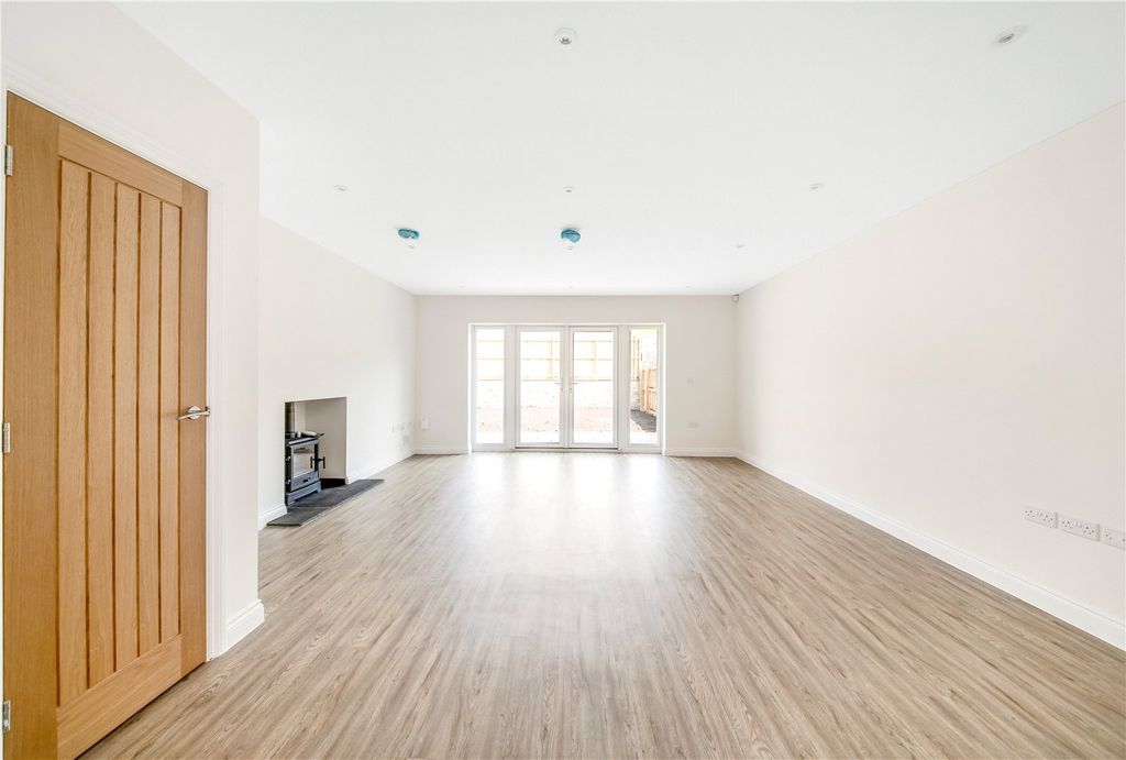 Property photo 3 of 23 Open Plan Lounge
