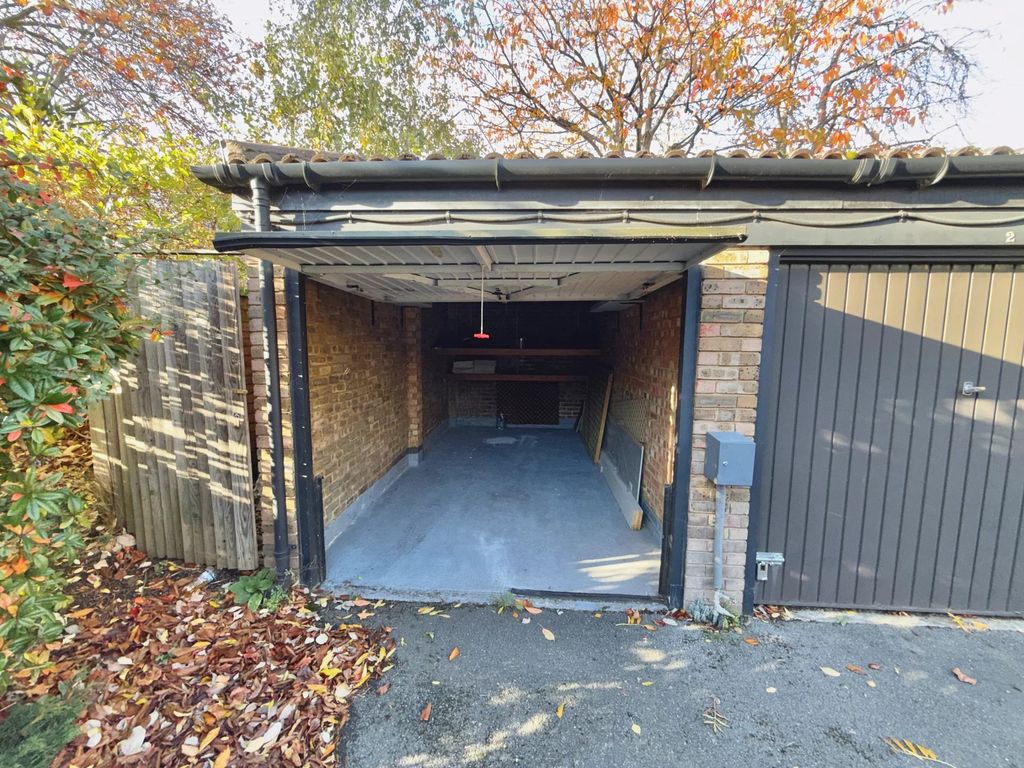 Property photo 2 of 6