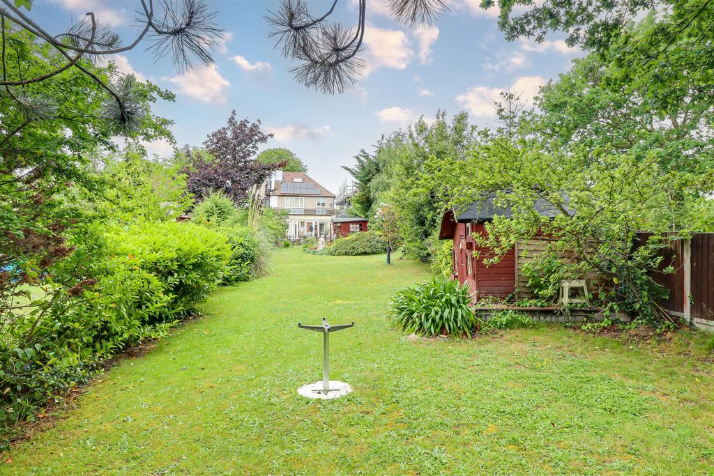 Property photo 2 of 23
