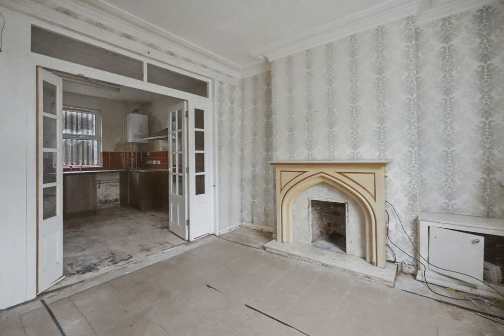 Property photo 2 of 19 32 Hope Street, Wallasey CH45 2Ln