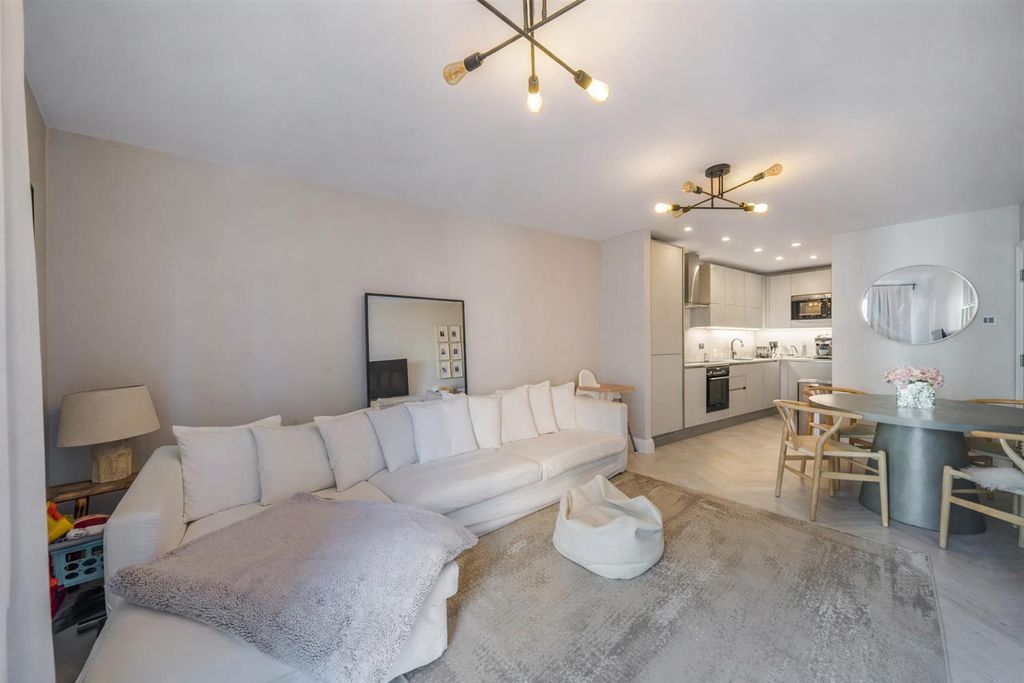 Property photo 2 of 13 Open Plan