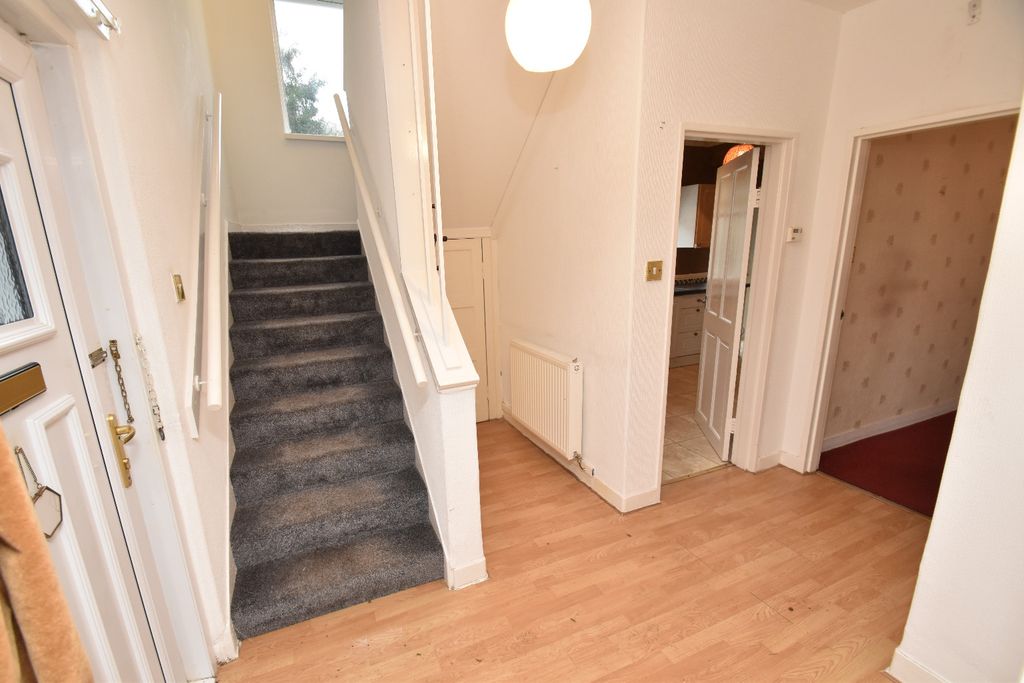 Property photo 2 of 19 4587282