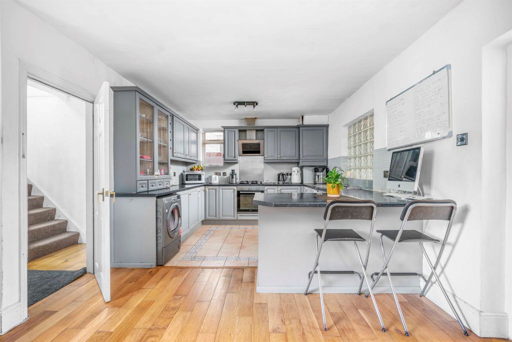 Property photo 2 of 24