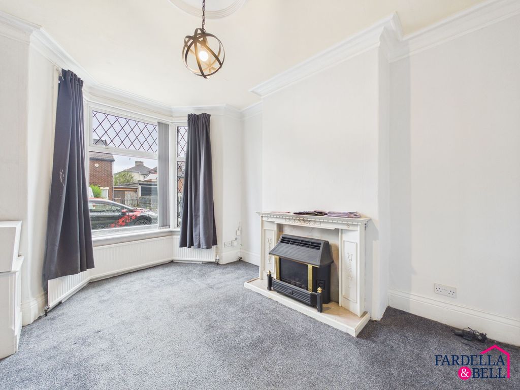 Property photo 2 of 12