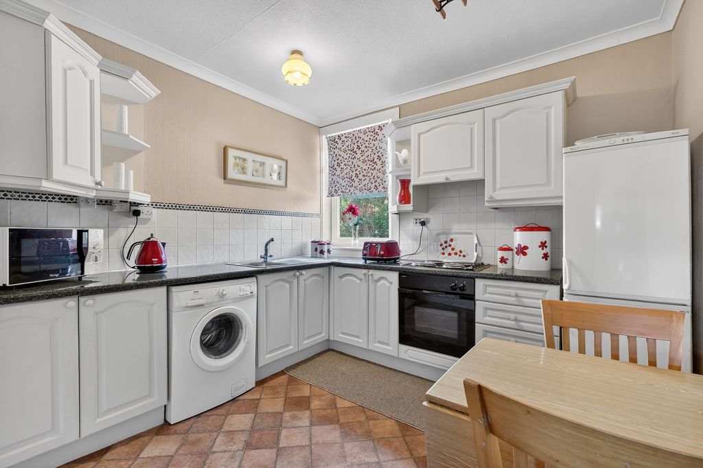 Property photo 3 of 23