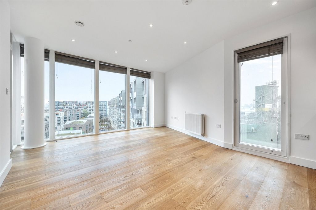 Property photo 2 of 20 Reception