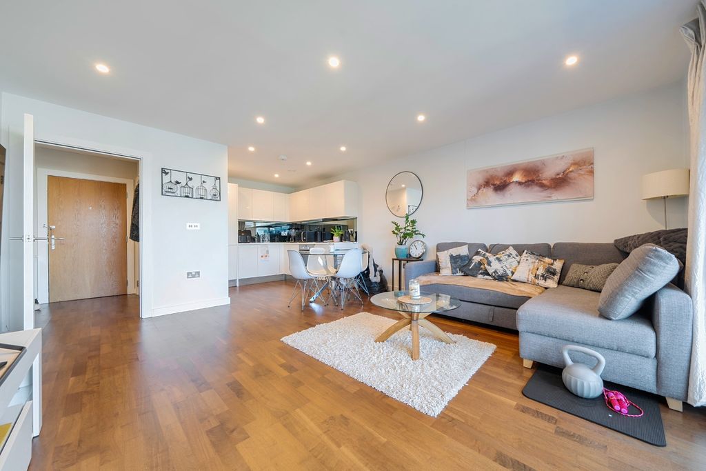 Property photo 3 of 11 5276735