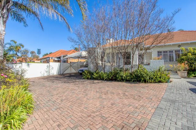 Property photo 1 of 28