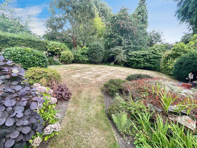 Property photo 2 of 22 Garden