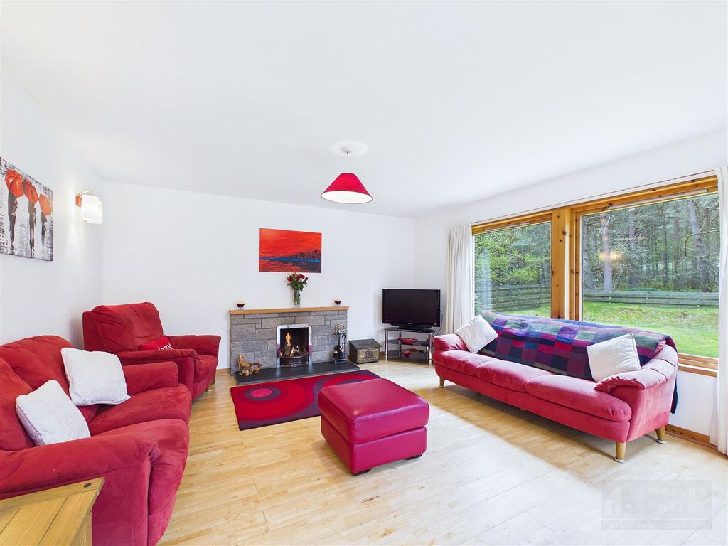 Property photo 2 of 21 Sitting Room