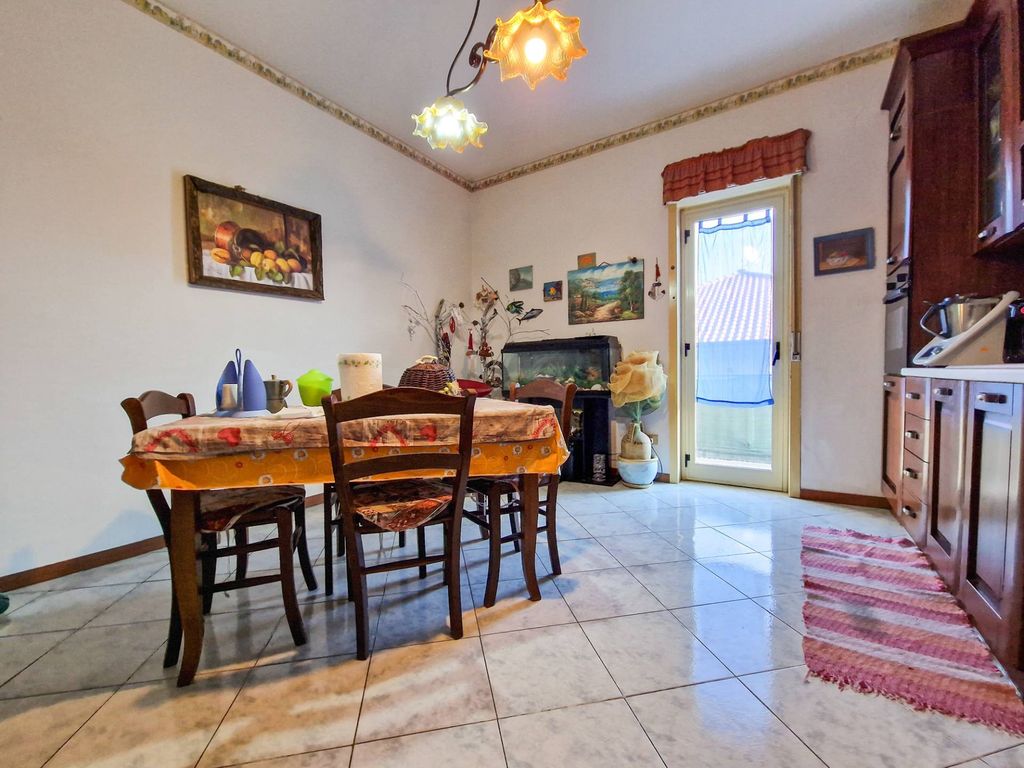 Property photo 3 of 25