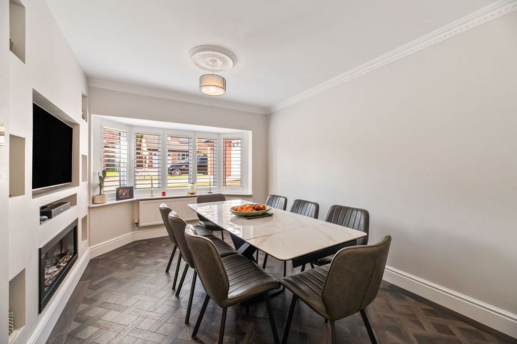 Property photo 3 of 26 Dining Room