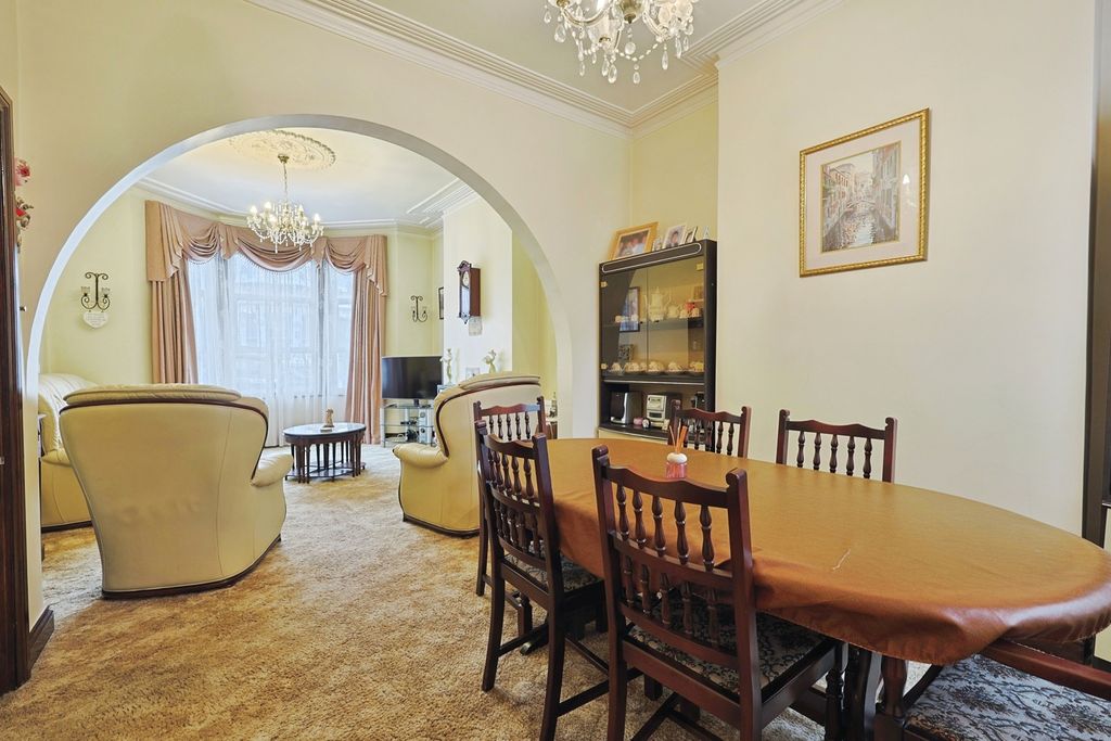Property photo 2 of 20 Pbox-Img.Jpg