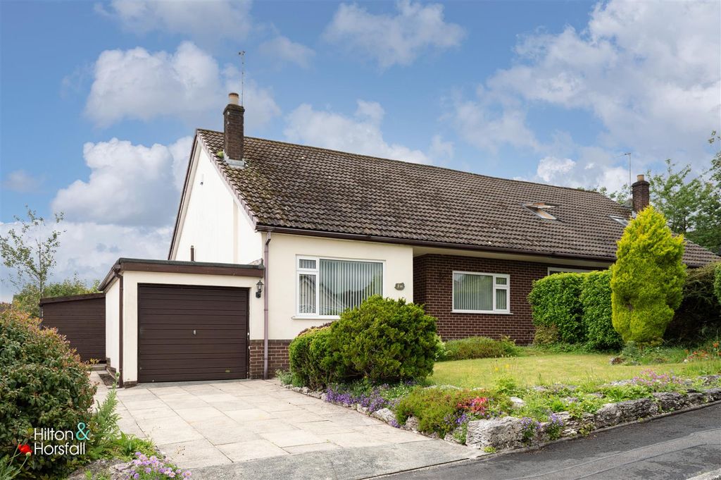 Property photo 1 of 24 Green Bank Drive