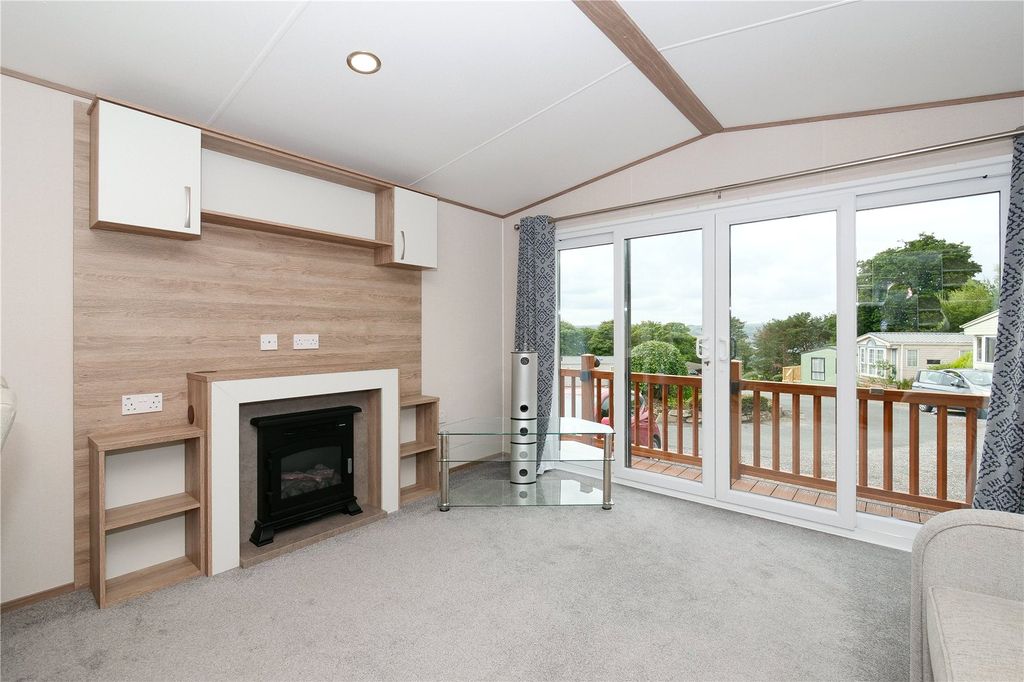 Property photo 2 of 14 Picture No. 04